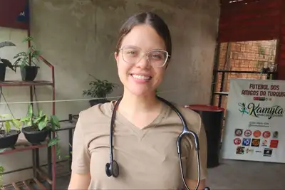 Juliana Lima, médica do projeto Dr. Teles há três anos