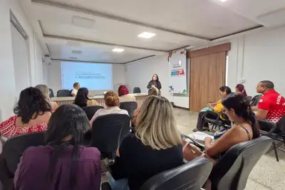 notícia: Governo do Amapá inicia implantação do programa ‘Escola das Adolescências’ na rede estadual