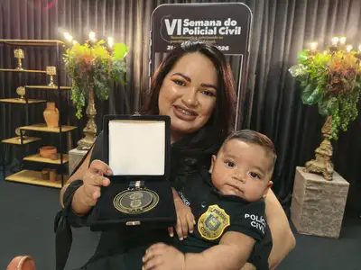 notícia: 'Ele honrava seu trabalho e a proteção da população', diz viúva de policial civil homenageado pelo Governo do Amapá