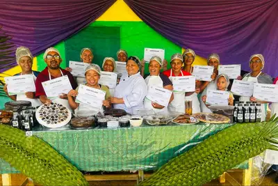 notícia: Governo do Amapá promove oficina de subprodutos do açaí durante festival no Cassiporé, em Oiapoque