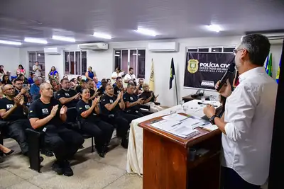notícia: Governador Clécio celebra formatura do primeiro Curso de Formação Policial Profissional da Polícia Civil do Amapá