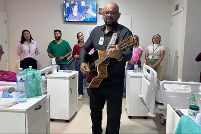 notícia: Pacientes internados no anexo do HE de Macapá recebem homenagem especial pelo Dia das Mães
