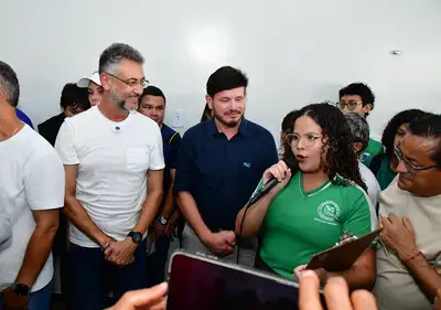 notícia: Governador Clécio entrega a 45ª unidade de ensino do Amapá: 'presente incrível para a educação de Oiapoque'