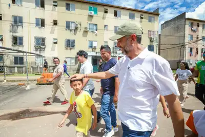 notícia: Na Zona Norte de Macapá, governador Clécio presta contas e anuncia novos investimentos no Residencial Macapaba: 'o povo pediu e nós atendemos'