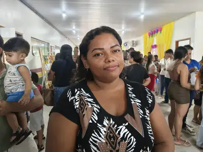 notícia: 'É difícil a gente sair daqui e ir atrás', diz moradora ao receber atendimentos de cidadania e saúde no 4º Amapá Mais Seguro nas Comunidades