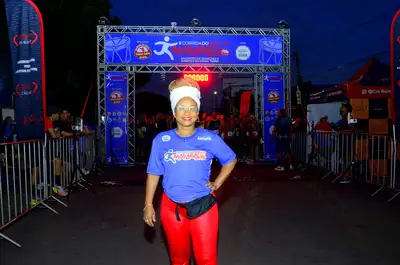 A diretora-presidente da Fundação Marabaixo, Josilana Santos, durante a programação que integrou esporte e tradição.