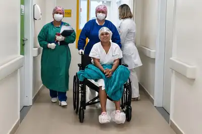 notícia: 'Poder fazer meu tratamento aqui e voltar para casa todos os dias é muito gratificante', celebra primeira paciente a realizar braquiterapia no Amapá