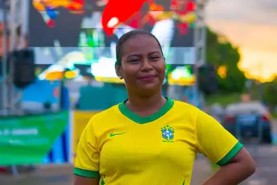 notícia: "Sentimento de alegria e inclusão", diz moradora do Residencial Nelson dos Anjos durante transmissão da Copa do Mundo promovida pelo Governo do Amapá