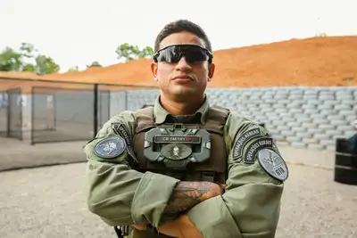 Instrutor de tiro do GTA há sete anos, Dmitry do Nascimento