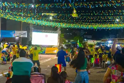 notícia: Governo do Amapá mantém telões em oito habitacionais de Macapá para transmissão do segundo jogo do Brasil na Copa