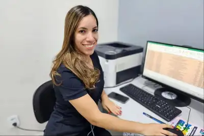 Camila Cantuária, enfermeira responsável pelo programa Dr. Teles