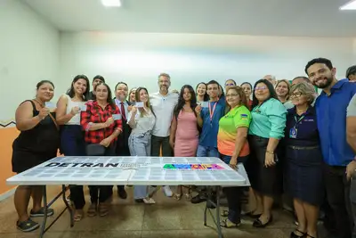 notícia: Governador Clécio entrega primeiras CNHs do programa Habilita Amapá em Macapá: 'condutores preparados e conscientes do seu papel no trânsito'