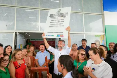 notícia: Governador Clécio entrega novo prédio do Super Fácil na Zona Norte de Macapá: ‘reconstruído para seguir acolhendo bem a população’ 