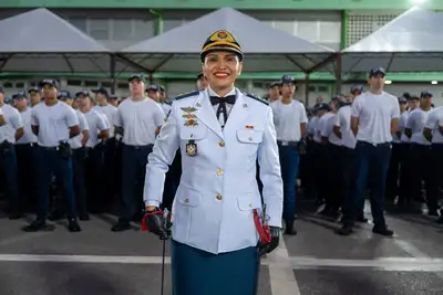 notícia: ‘Decisão política que valoriza mulheres em espaços predominantemente masculinos’, diz bombeira ao alcançar o mais alto posto da carreira militar estad