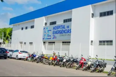 notícia: Hospital de Emergência orienta familiares sobre assistência farmacêutica oferecida aos pacientes internados