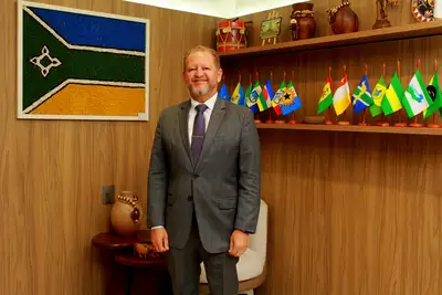 notícia: Governador em exercício, presidente do Tjap cumpre agendas institucionais e participa da abertura oficial da Festa de São Tiago