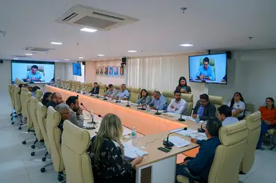 notícia: Governo do Amapá articula pacote de projetos para desburocratizar o ambiente de negócios e aumentar a competitividade das micro e pequenas empresas