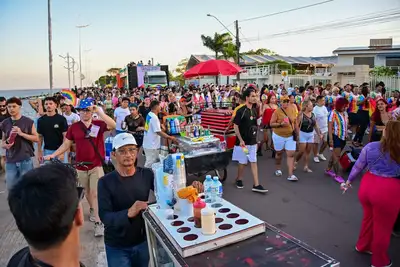notícia: Orla de Macapá vira palco de cores, luta e celebração na 26ª Parada do Orgulho LGBTQIAPN+