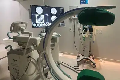 notícia: Hospital de Emergência de Macapá garante suporte a cirurgias com novo equipamento do Ministério da Saúde