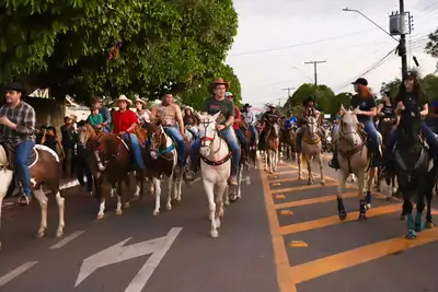 notícia: Cavalgada abre oficialmente a Expofeira 2026 com tradição, cultura e participação popular