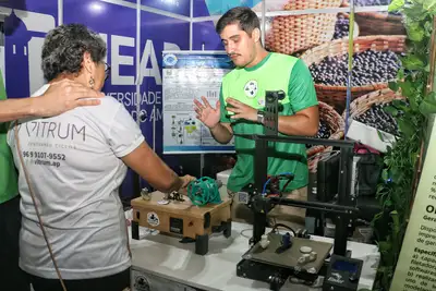 notícia: Com uso de drones e impressão 3D, alunos da Ueap apresentam projetos científicos na Expofeira 2026