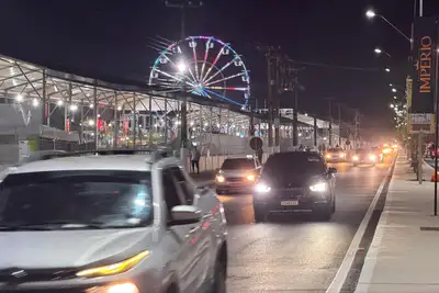 notícia: Expofeira 2026 registra mais de 235 mil pessoas chegando ao Parque da Fazendinha na terça-feira à noite   