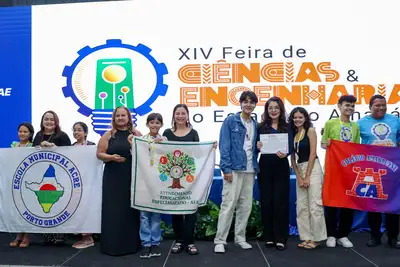 notícia: Governo do Amapá entrega medalhas e R$ 100 mil a destaques da 14ª Feira de Ciências e Engenharia
