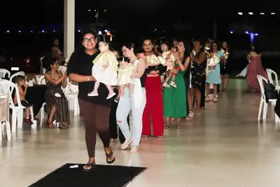 notícia: Agosto Dourado encerra programação com 'formatura de bebês' e celebra a amamentação em Macapá