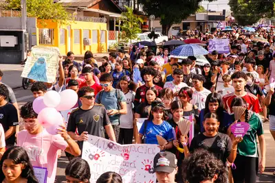 notícia: Governo do Amapá reúne mais de mil estudantes durante 39ª Caminhada Alexandrina, em Macapá