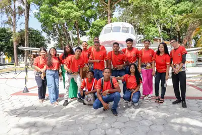 notícia: Governo do Estado promove excursão pedagógica em Macapá para alunos da Foz do Rio Pirativa